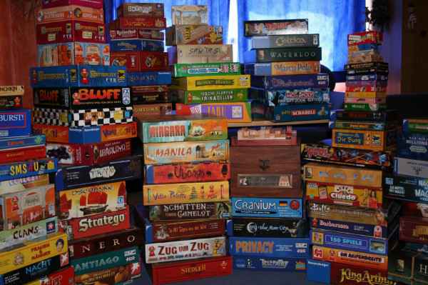 used-board-games-1-600x399
