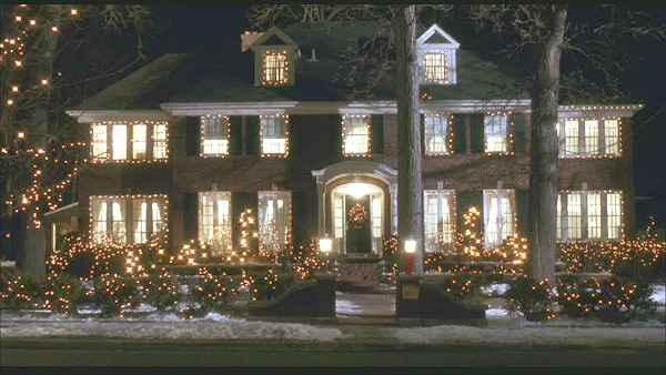 Home-Alone-movie-house-Christmas-lights